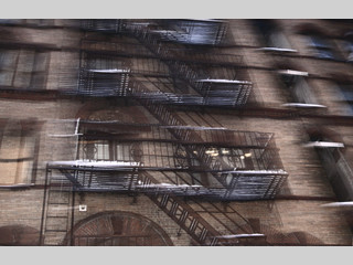 Toma en movimiento de un edificio de Nueva York